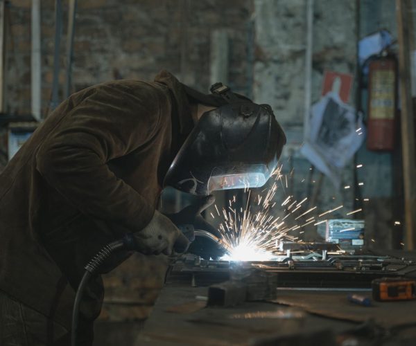 Kurs spawacza 141 tig: etapy szkolenia, wymagania i uprawnienia